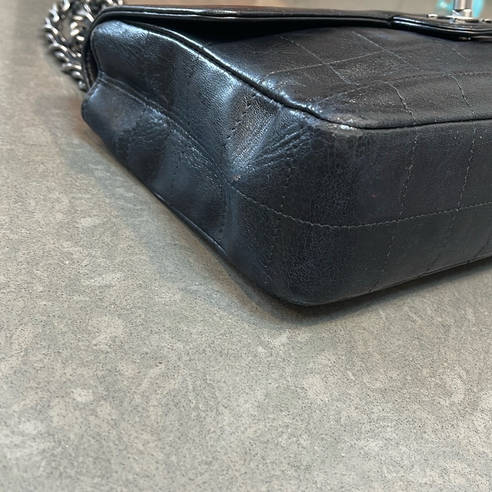 Chanel Chocolate Bar Lambskin Black Flap Bag - Picture 4 of 16